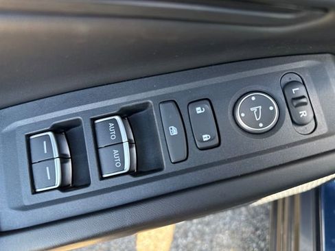 Used 2023 Honda Accord EX image 5