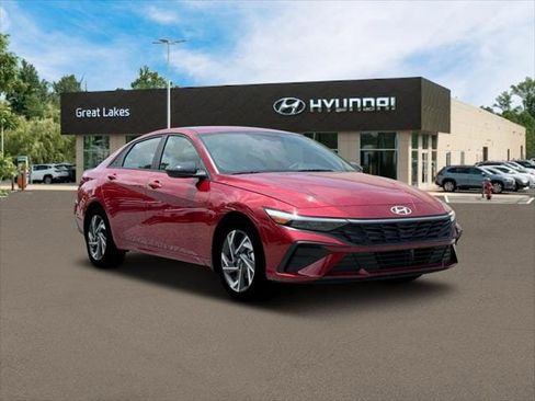 New 2025 Hyundai Elantra SEL image 11