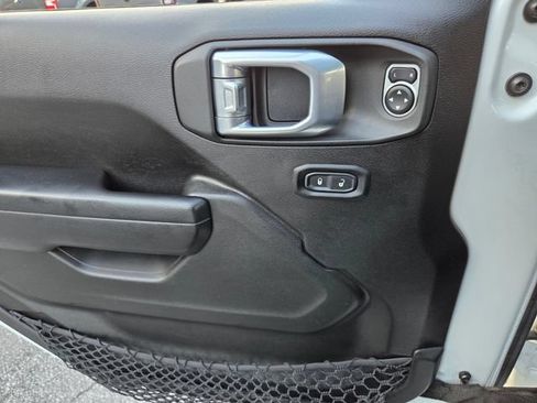 Used 2021 Jeep Gladiator Rubicon AWD/4WD image 29