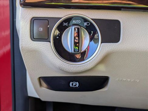 Used 2015 Mercedes-Benz GLK 350 2WD image 8