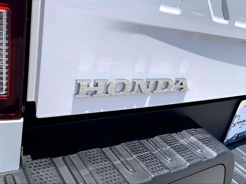 Used 2025 Honda Ridgeline Black Edition image 25