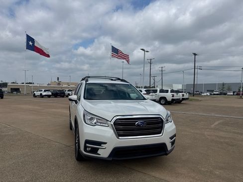 Used 2020 Subaru Ascent Limited w/ Popular Package #3 AWD/4WD image 3
