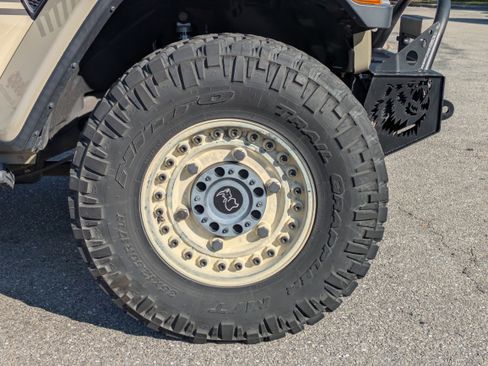 Used 2020 Jeep Gladiator Rubicon image 11