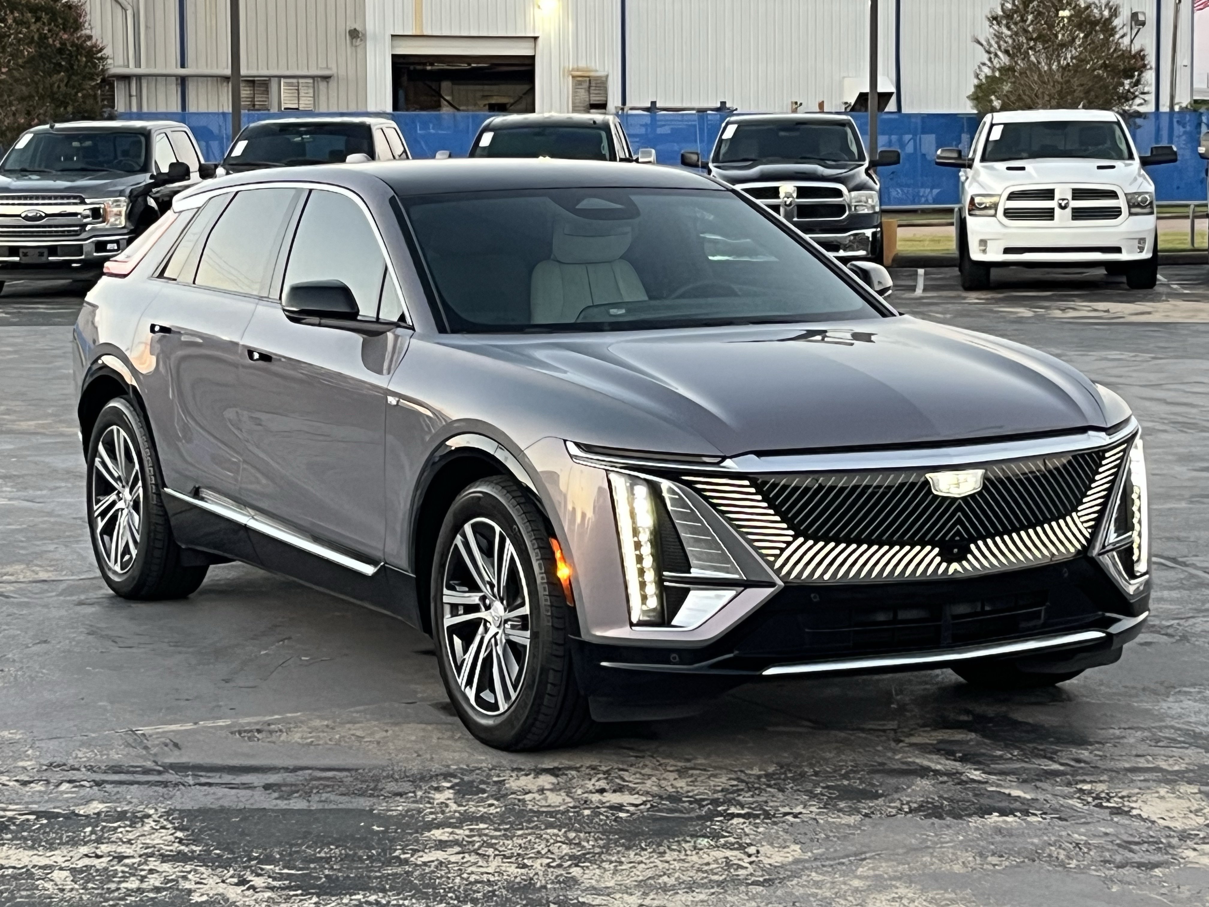 Used 2024 Cadillac Lyriq Luxury RWD image 5