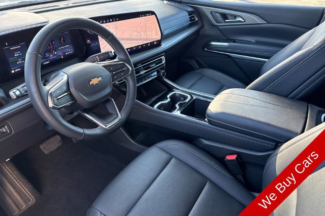 Used 2025 Chevrolet Traverse LT AWD/4WD image 14