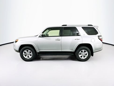 Used 2019 Toyota 4Runner SR5 image 4