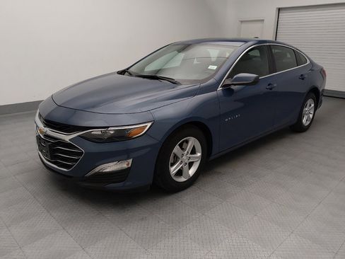 Used 2025 Chevrolet Malibu LS w/ LPO, Floor Liner Package FWD image 2