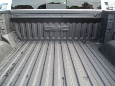 New 2026 GMC Sierra 1500 AT4 w/ AT4 Premium Package AWD/4WD image 6