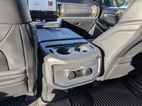 Certified 2025 Ford Expedition Tremor AWD/4WD image 30