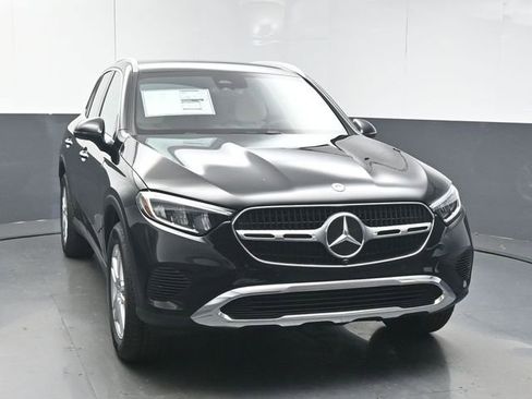 Used 2026 Mercedes-Benz GLC 300 image 2