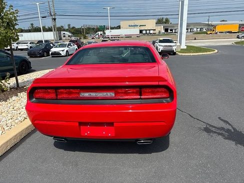 Used 2010 Dodge Challenger R/T RWD image 10