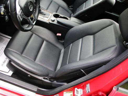 Used 2014 Mercedes-Benz C 300 4MATIC Sedan image 17