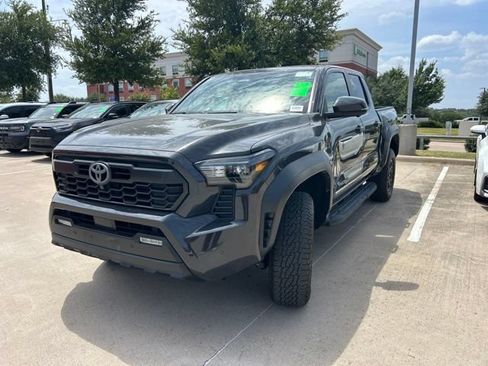 Used 2024 Toyota Tacoma TRD Off-Road w/ TRD Off Road Premium Package AWD/4WD image 9