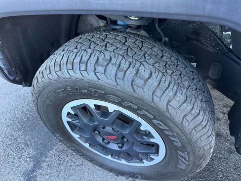 Used 2024 Toyota Tacoma TRD Off-Road image 22