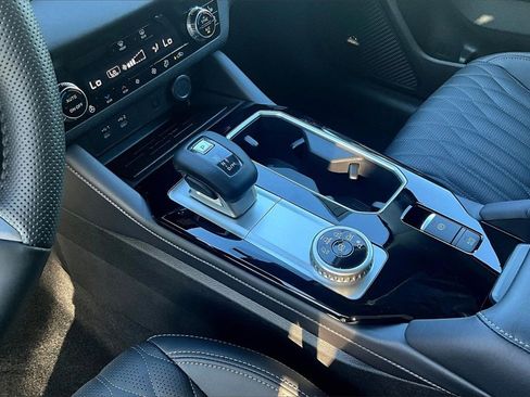 New 2025 Mitsubishi Outlander SEL image 8