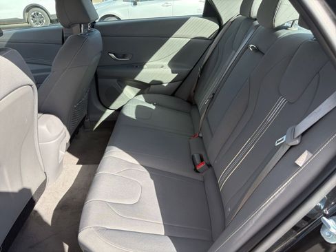 Used 2025 Hyundai Elantra SEL image 23
