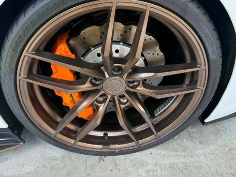 Used 2017 Lamborghini Huracan LP 580-2 RWD image 13