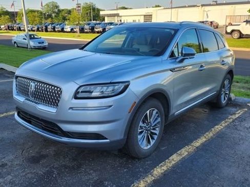 Used 2023 Lincoln Nautilus AWD w/ Premium Package image 3
