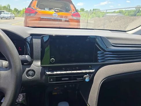 Used 2025 Toyota Camry LE FWD image 10