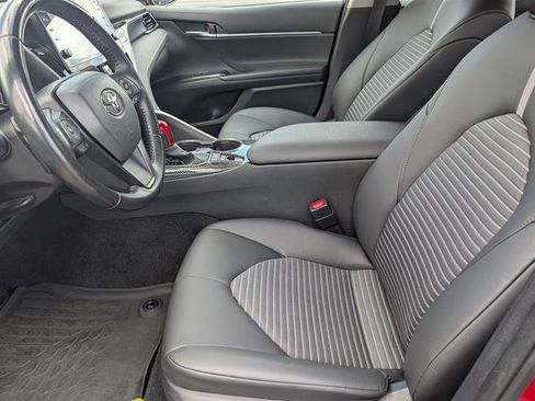 Certified 2022 Toyota Camry SE image 9