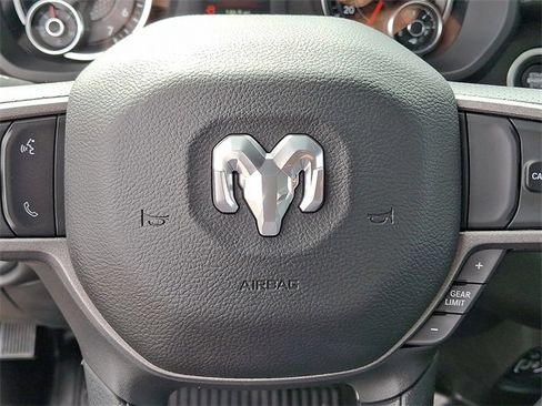 Used 2024 RAM 2500 Tradesman w/ Chrome Appearance Group image 19