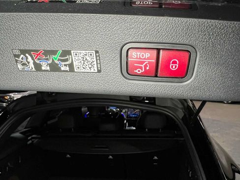 Certified 2026 Mercedes-Benz GLC 300 4MATIC image 17