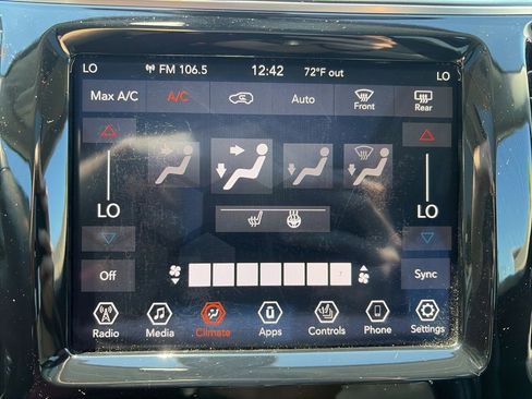 Used 2019 Jeep Cherokee Limited AWD/4WD image 12