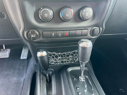 Used 2012 Jeep Wrangler Sport AWD/4WD image 32