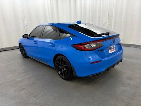 Used 2023 Honda Civic Sport image 4