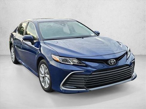 Used 2023 Toyota Camry LE w/ Convenience Package FWD image 3