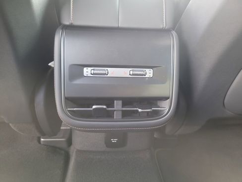 Used 2024 Lincoln Nautilus Reserve w/ Equipment Group 202A image 13