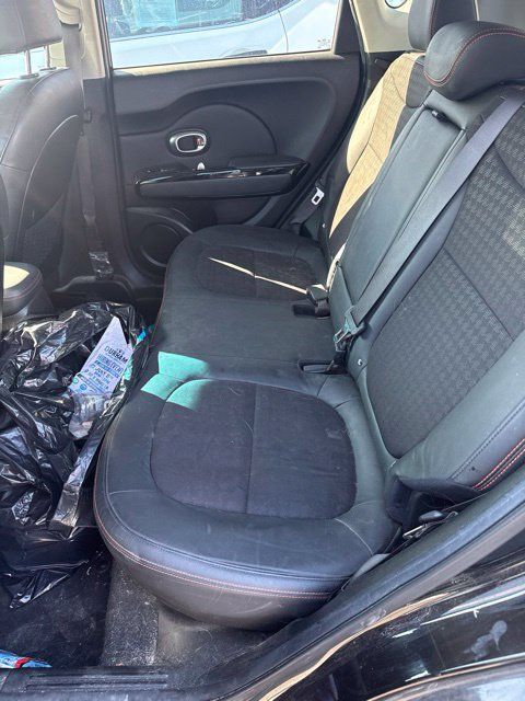 Used 2017 Kia Soul ! w/ Tech Package FWD image 16