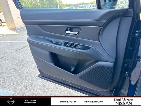 Certified 2025 Nissan Murano SV image 26