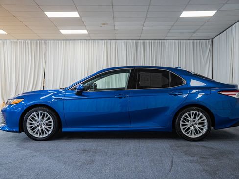 Used 2020 Toyota Camry XLE w/ Driver Assist Package FWD image 4