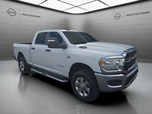 Used 2024 RAM 2500 Big Horn AWD/4WD image 2