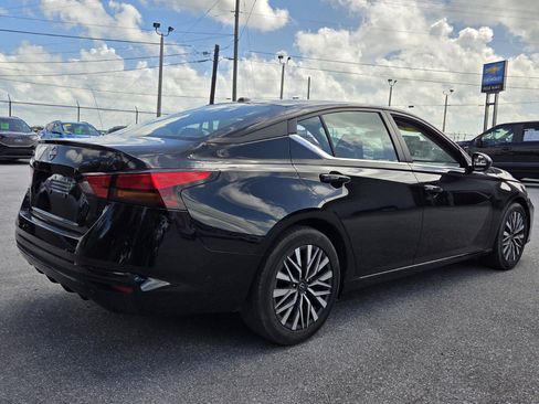 Used 2023 Nissan Altima 2.5 SV FWD image 5