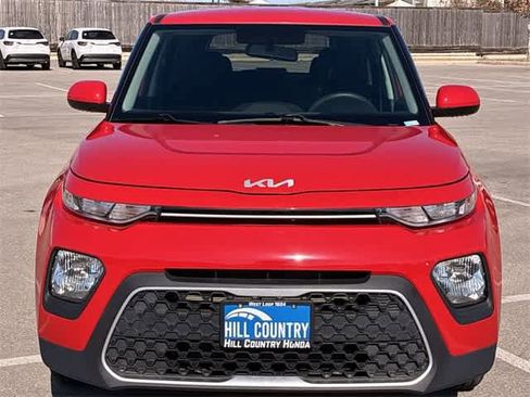 Used 2022 Kia Soul LX image 8