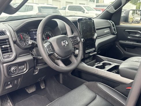 Used 2025 RAM 1500 Laramie w/ Sport Appearance Package AWD/4WD image 5