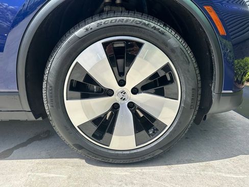 Used 2026 Porsche Macan Electric RWD image 15