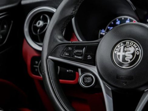 Used 2019 Alfa Romeo Stelvio RWD image 15