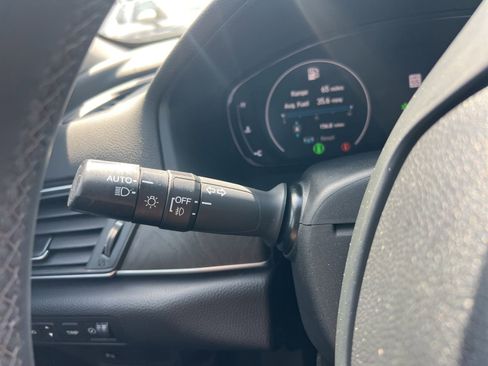 Used 2018 Honda Accord Touring image 24