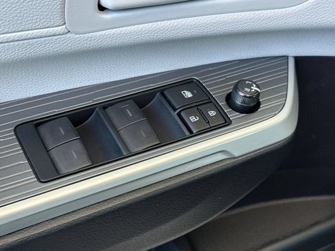 Certified 2026 Toyota Sienna LE FWD image 15