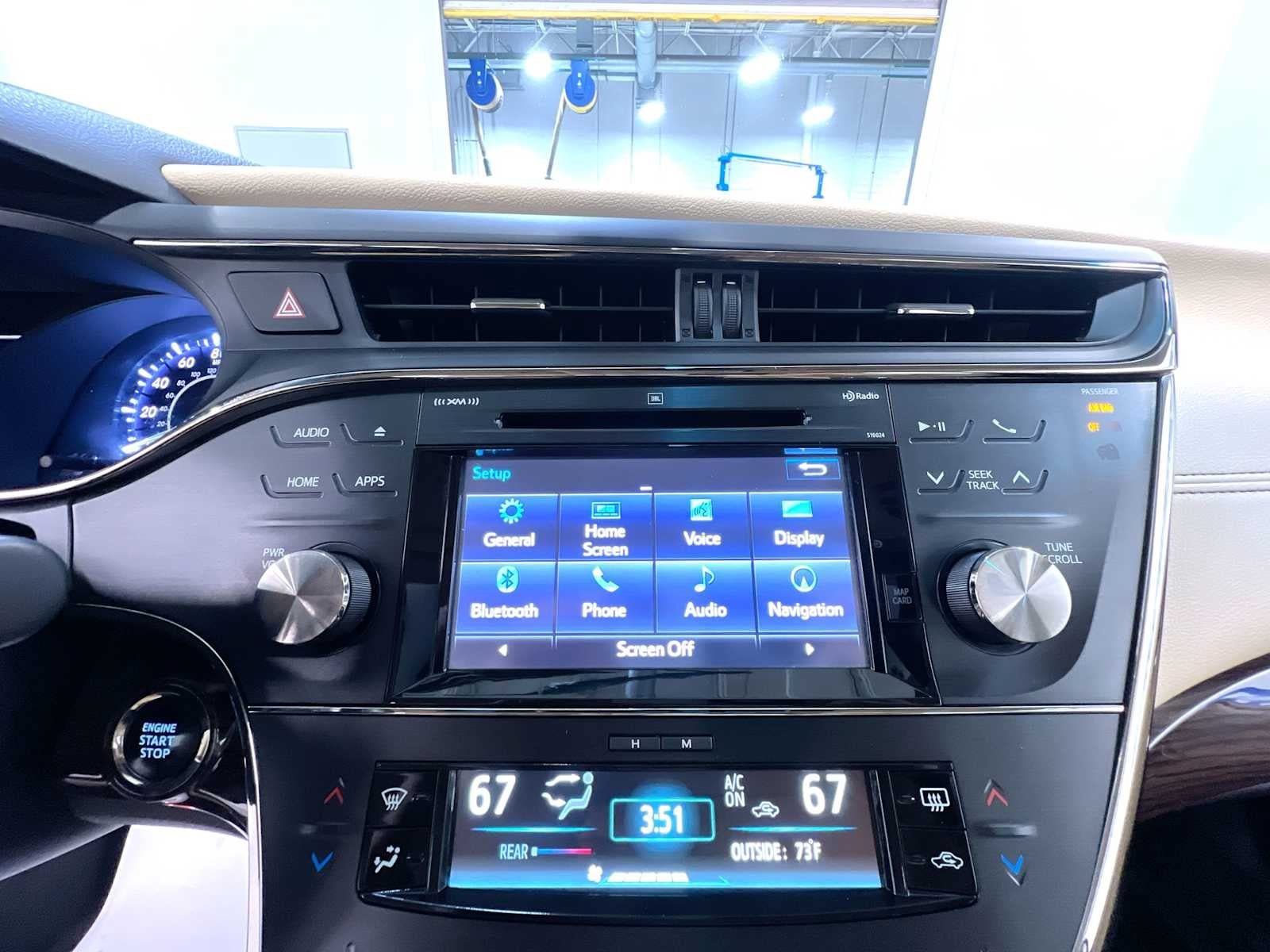 Used 2015 Toyota Avalon Limited w/ Technology Package FWD image 27
