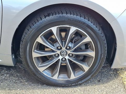 Used 2017 Toyota Avalon XLE image 8