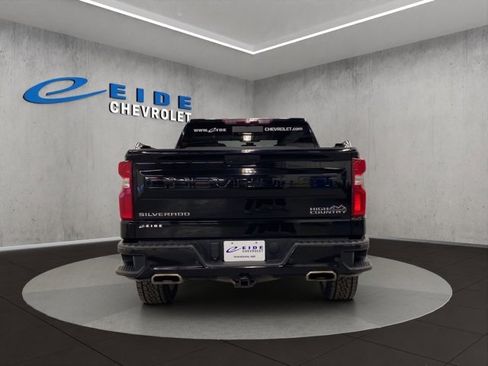 Used 2021 Chevrolet Silverado 1500 High Country w/ Safety Package II image 4