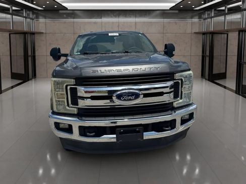 Used 2017 Ford F250 XLT w/ XLT Value Package AWD/4WD image 2