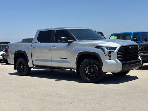 Used 2025 Toyota Tundra Limited AWD/4WD image 1