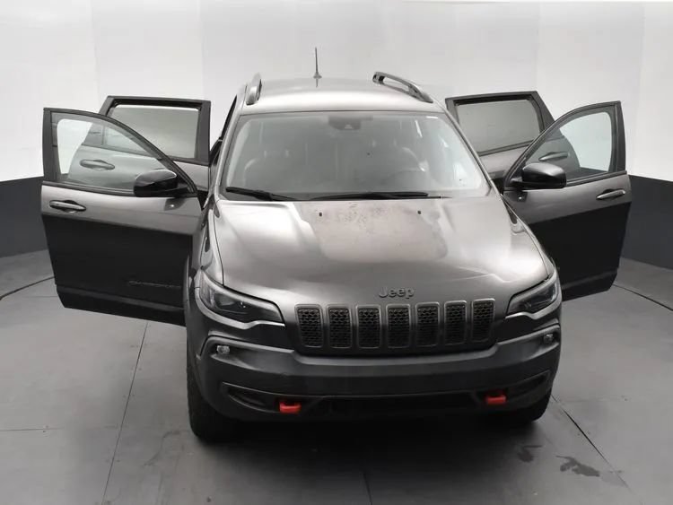Used 2022 Jeep Cherokee Trailhawk w/ Premium Leather Package AWD/4WD image 10