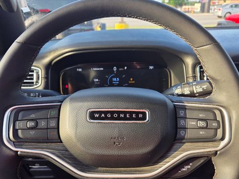 Used 2024 Jeep Wagoneer L Series II w/ Flexible Seating Group AWD/4WD image 23