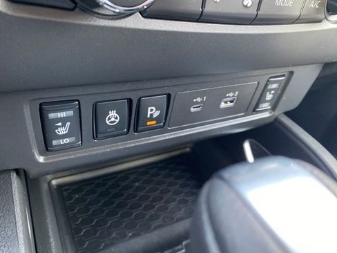 Certified 2024 Nissan Frontier SV w/ Technology Package image 31